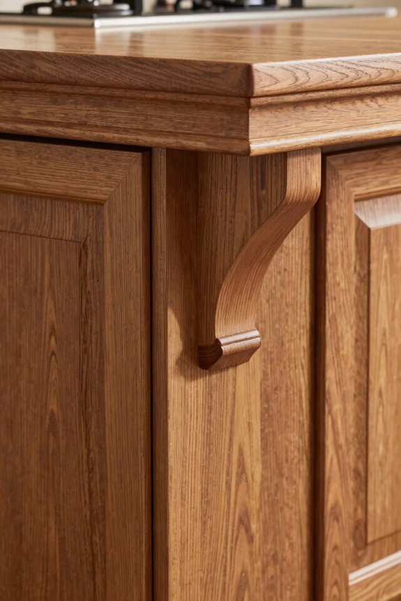 craftsman baseboard with corbels